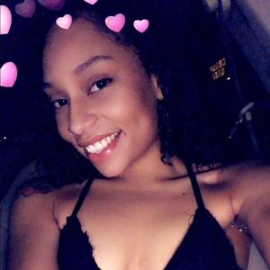 Meet your Posher, Ebony